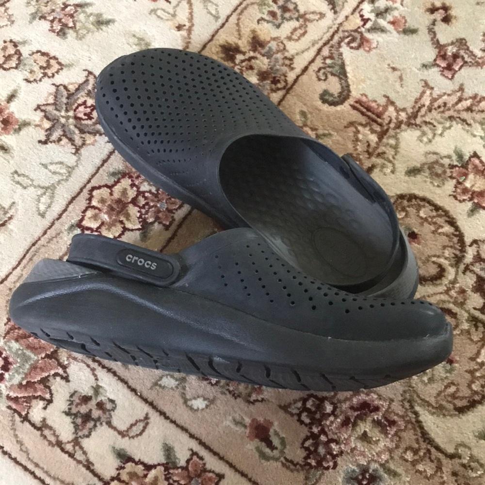 Grey Crocs size men’s size 9